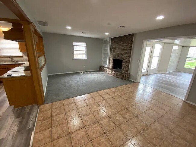 Foto del edificio - 8133 NW 26th St