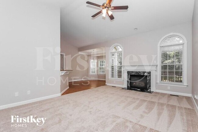 Foto del edificio - 212 Laurel Glen Drive