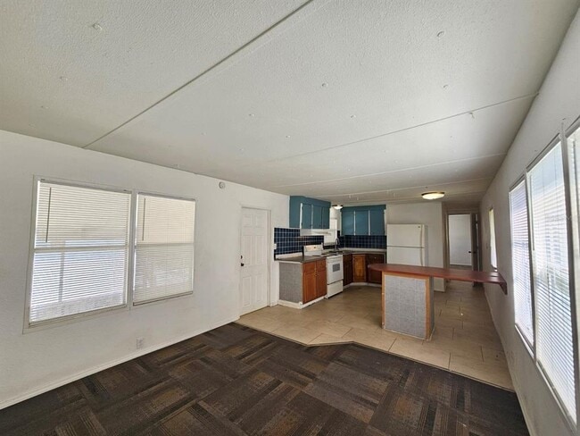 Building Photo - 503 Longfellow Blvd