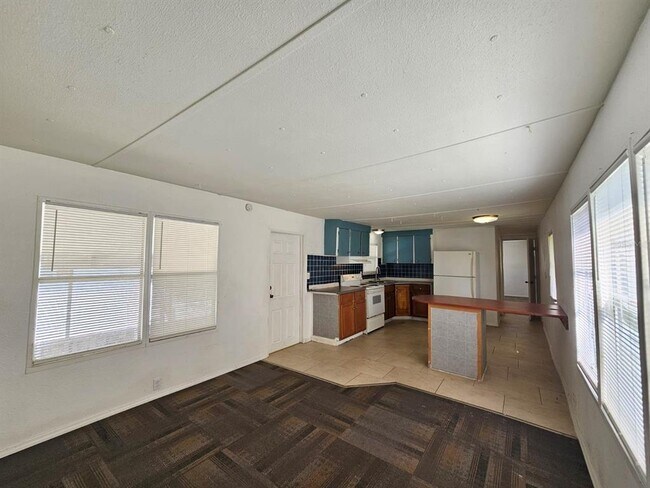 Foto del edificio - 503 Longfellow Blvd