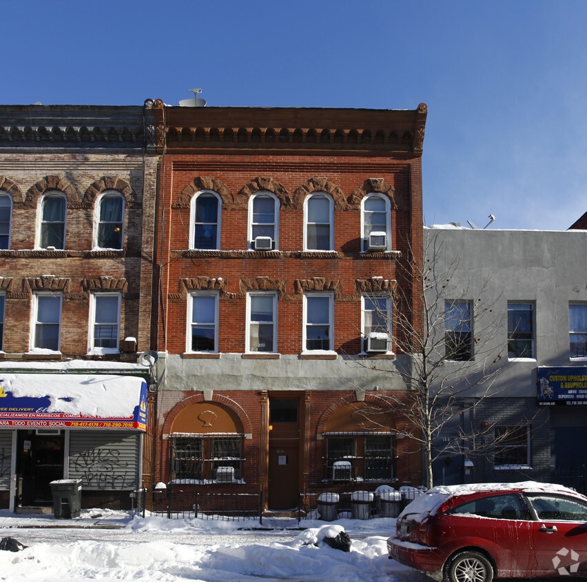 Building Photo - 191 Irving Ave