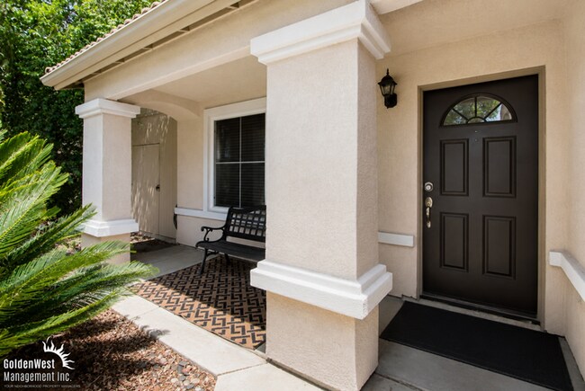 Foto del edificio - Bright & Spacious 4Bdm and 3Ba Home in Escondido!