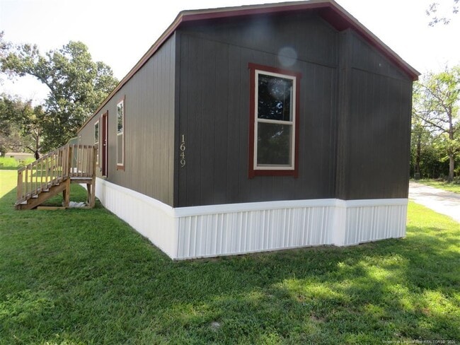 Building Photo - 1649 Britania Rd