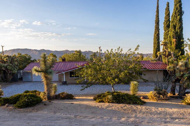 Building Photo - 56524 El Dorado Dr