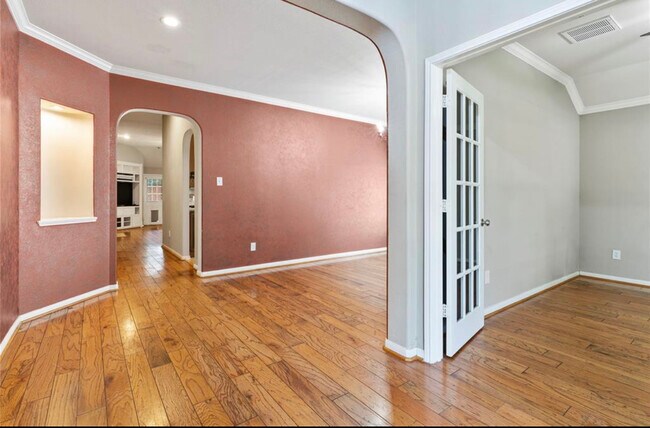 Main entrance - 1018 Sierra Springs Ln
