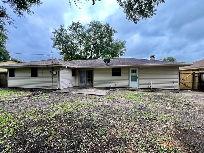 Foto del edificio - 8610 Overhill Ln