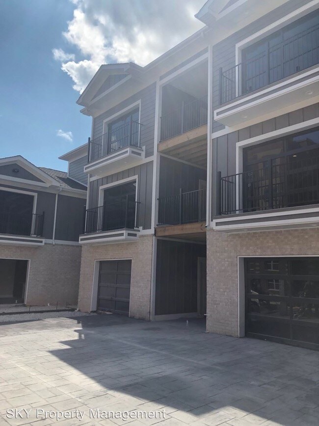 Building Photo - 4 br, 4 bath Apartment - 1271 Kentucky Street