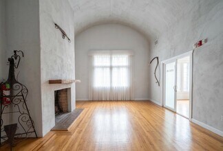 Building Photo - 148 71st St