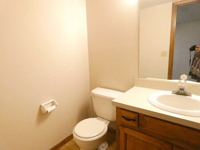 Foto del edificio - Beautiful Town Home in Park Hill School Di...