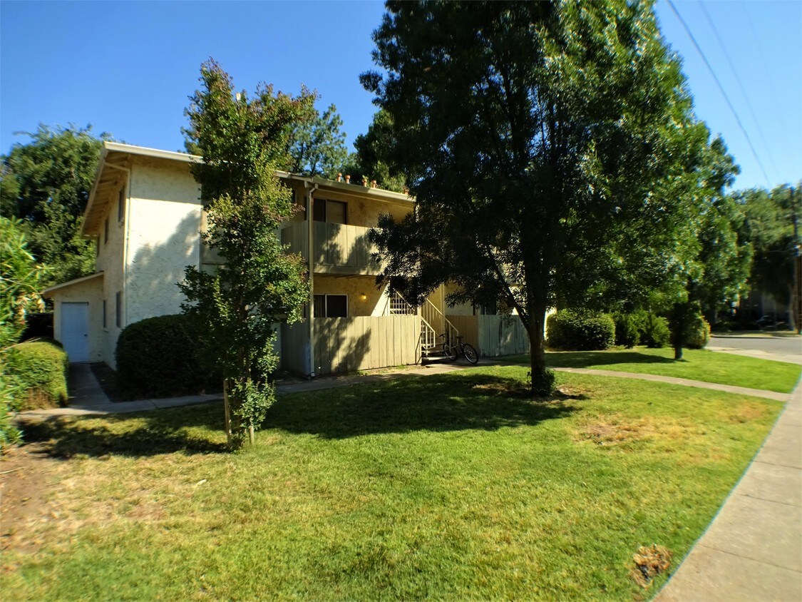 Primary Photo - 346 Hickory St