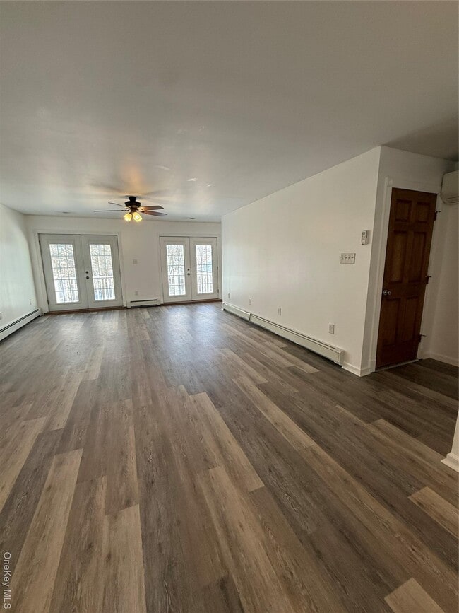 Building Photo - 24 St James Pl