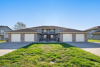 Building Photo - 519 Sky Vue Dr