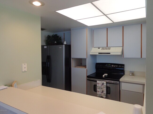 Building Photo - 594 N Wickham Rd