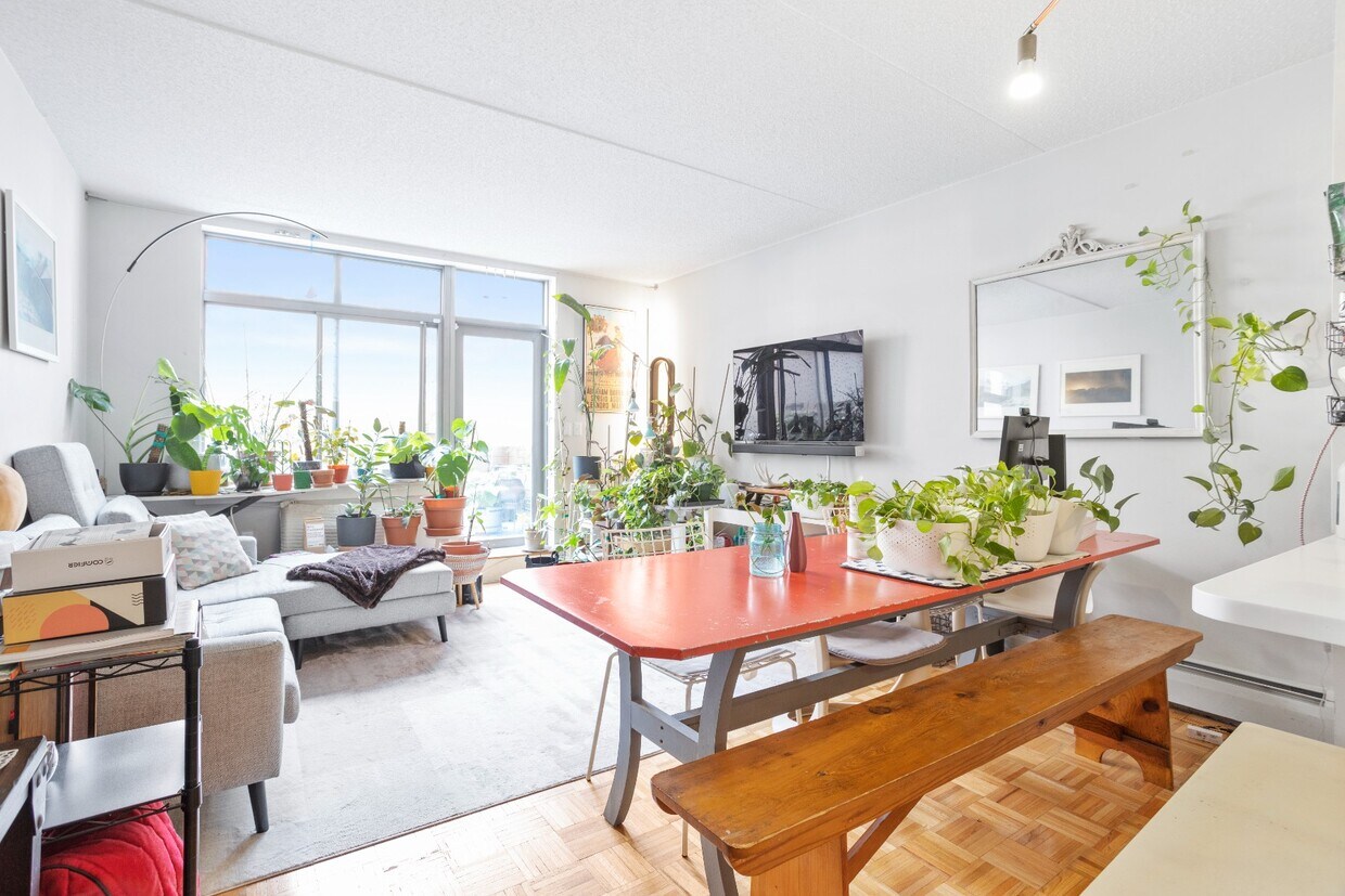 130 Bradhurst Ave. Unit 208, New York, NY 10039 Room for Rent in New