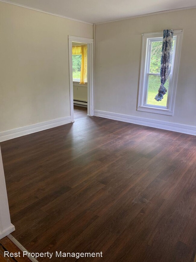 Building Photo - 2 br, 1 bath House - 4850 Skyline Drive