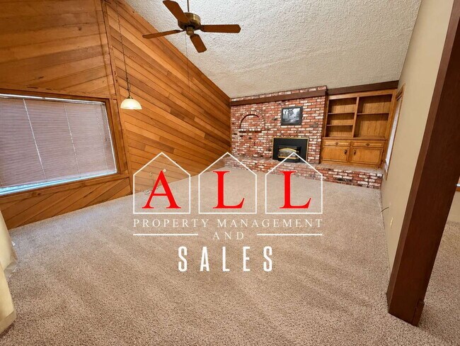 Building Photo - 4 Bedroom • 2.5 Bathroom Home