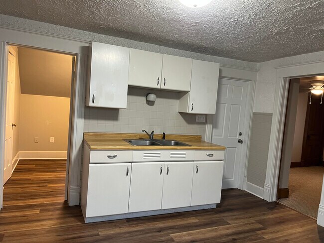 Foto del edificio - 610 N Wisconsin St