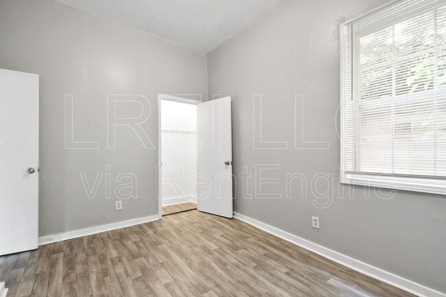 Foto del edificio - 2209 St Louis Ave