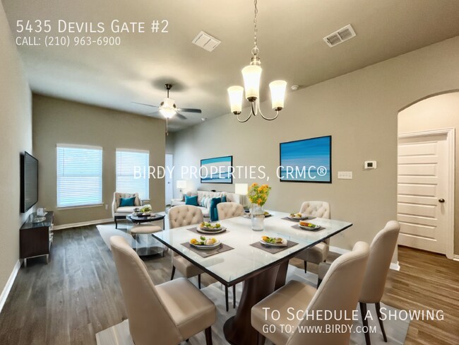 Building Photo - "Spacious 3-Bedroom Duplex with 2 Full Bat...