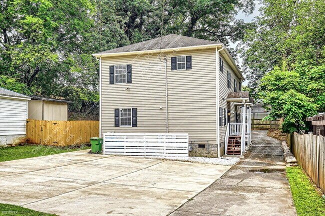 Building Photo - 4 br, 3 bath House - 255 Farrington Ave SE...