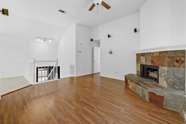 Building Photo - 17105 Dashwood Creek Dr