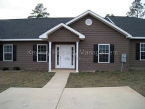 Building Photo - 6107 Village W Ln