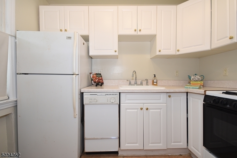 Primary Photo - 251A Elmwood Ave