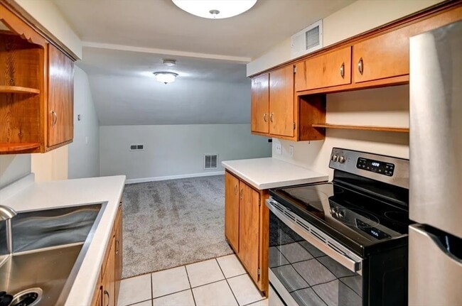Building Photo - 410 Martin St