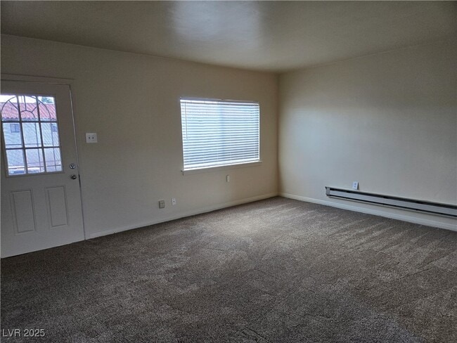 Building Photo - 633 Nevada Way