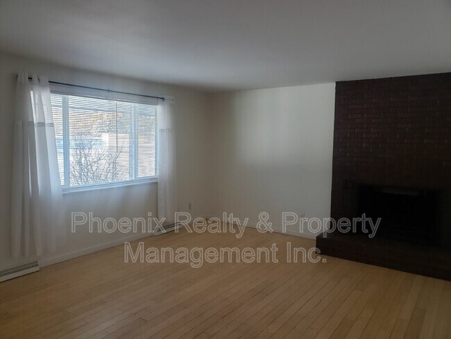 Building Photo - 3903 Pinon Dr
