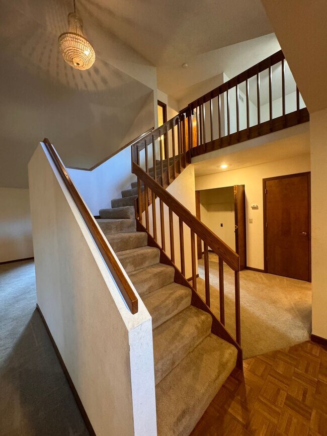 Building Photo - 2 bedroom 1.5 bathroom house. Fenced in ba...