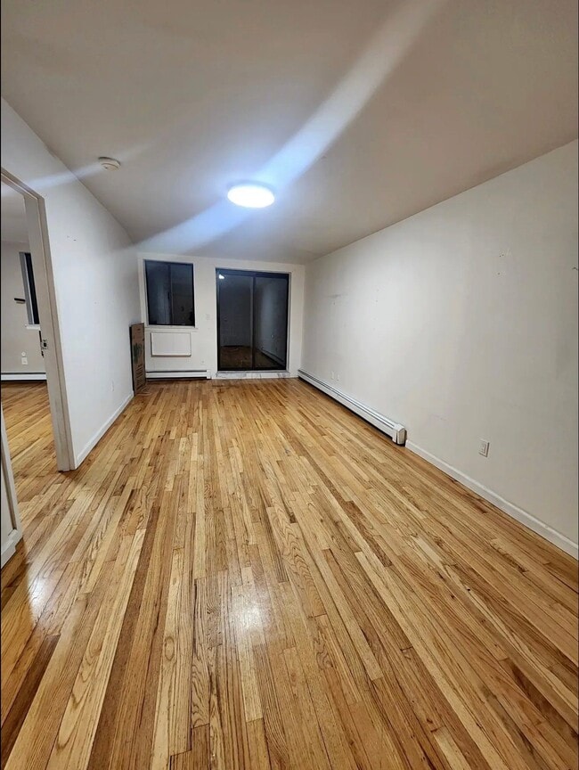 Building Photo - 92-35 53rd Ave