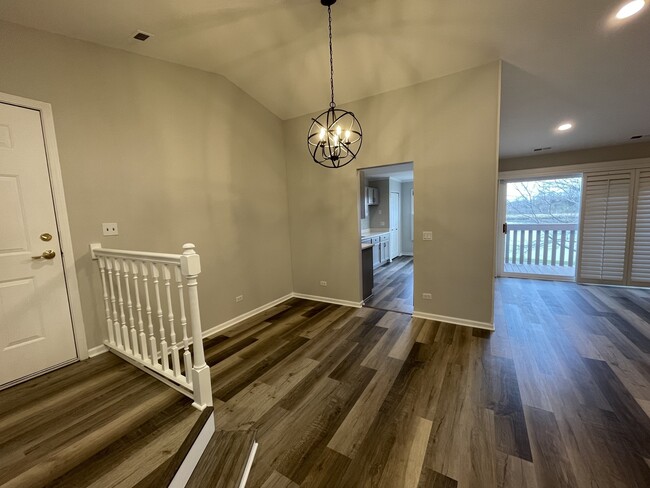 Building Photo - 1308 N Streamwood Ln