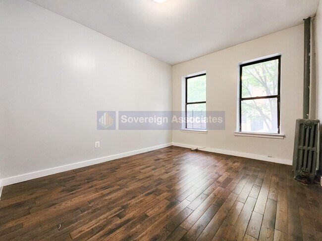 Building Photo - 14 Thayer Street