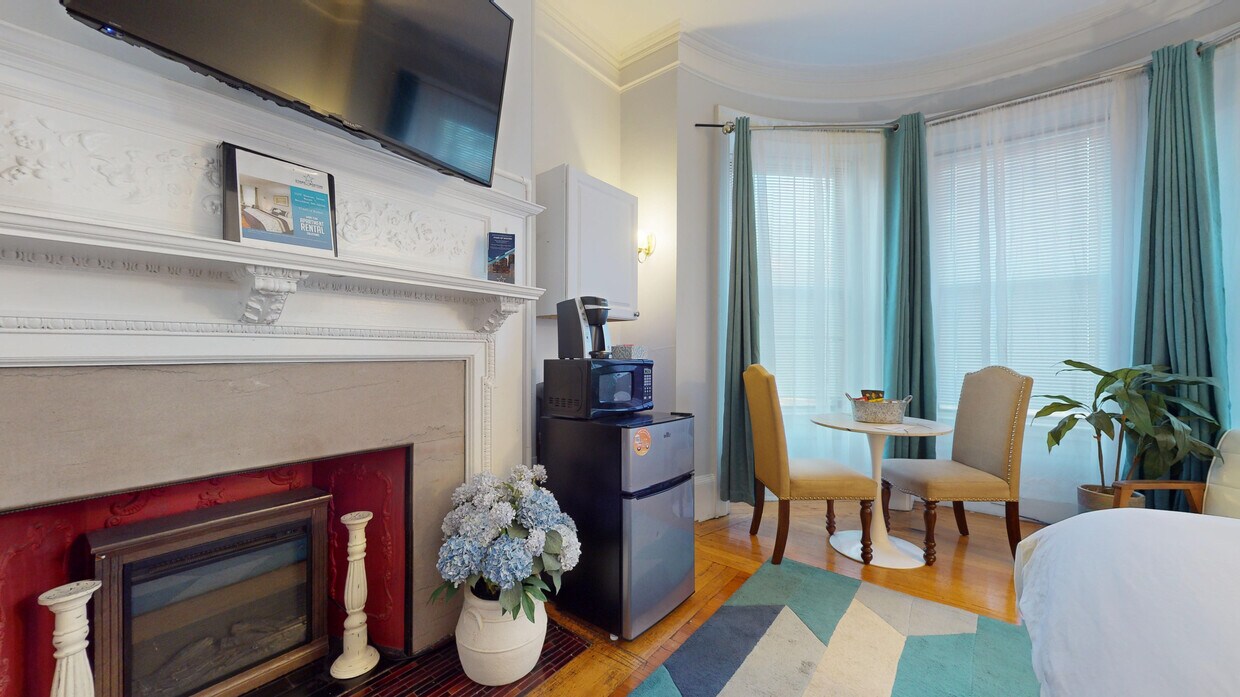 Foto principal - 1029 Beacon St