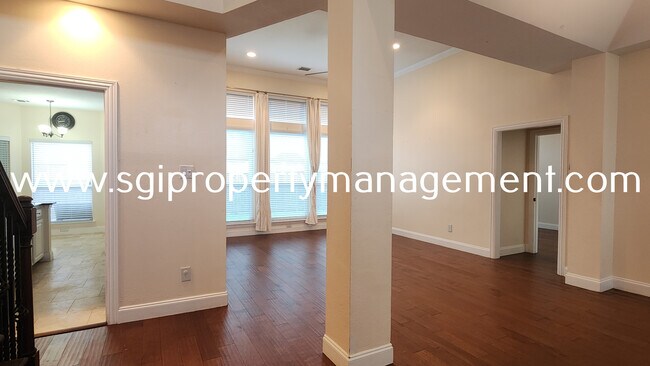 Foto del edificio - 4021 Christopher Way