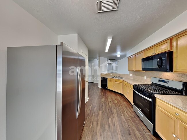 Building Photo - 17019 Midnight Sun Ln