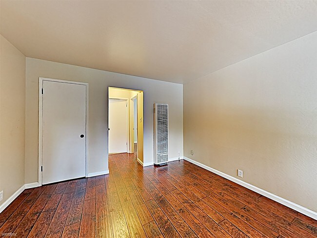 Building Photo - 3405 Dimond Ave