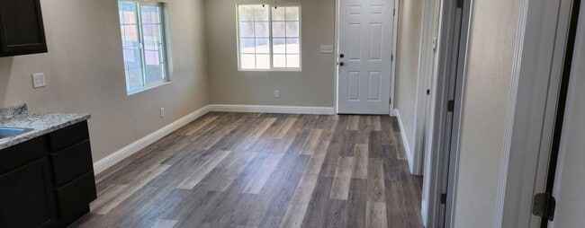 Foto del edificio - Newly Remodeled Mini Ranch 2 Bedroom Home *Additional RV Parking