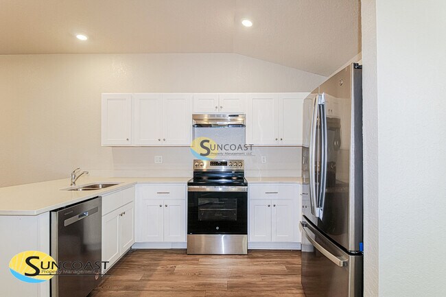 Foto del edificio - 10386 Pendleton Ave