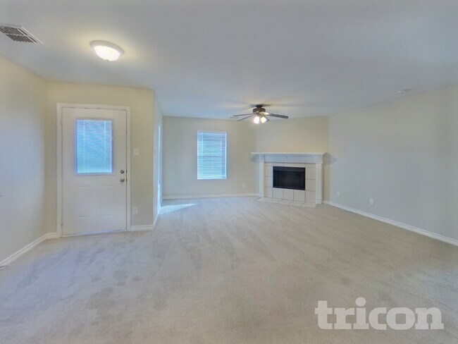 Foto del edificio - 12713 Carpenter Ln