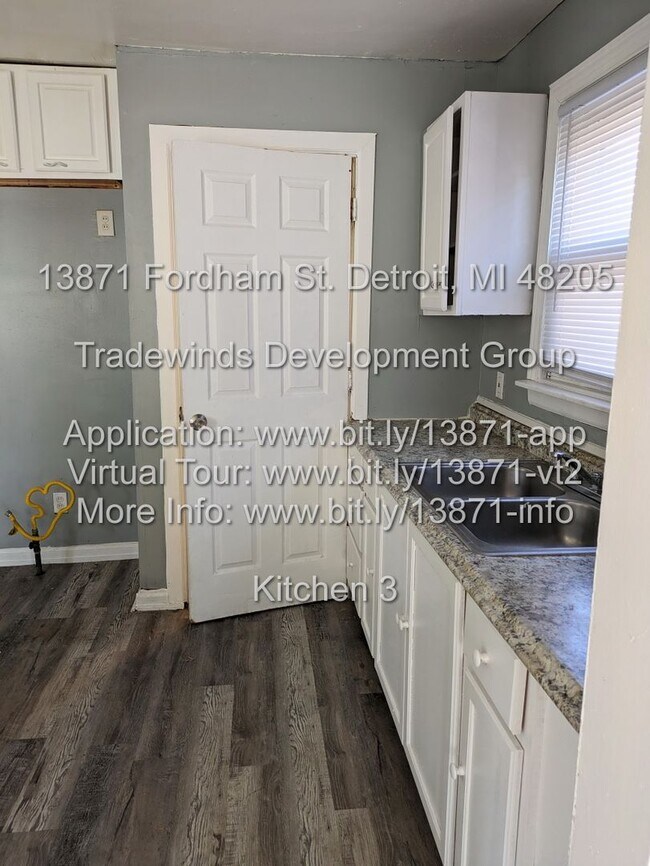 Building Photo - 13871 Fordham 3 bed/1 bath bungelow with b...