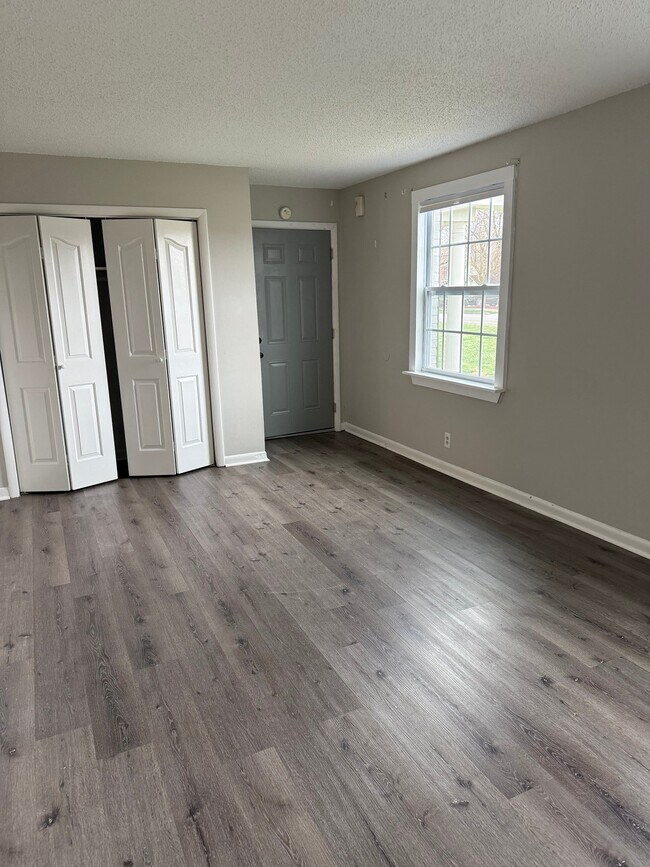 Foto del edificio - 1120 N Maple St