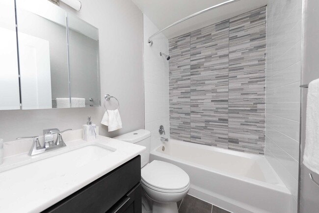 Foto del edificio - The Glen at Bucks Apartments and Townhomes