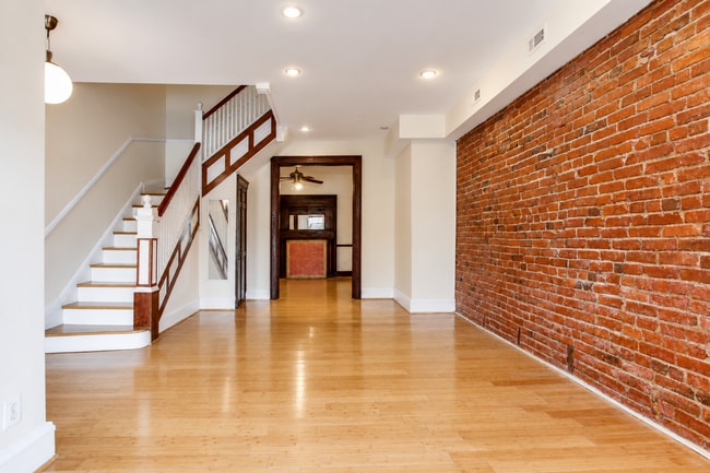 Building Photo - 2811 11th St NW