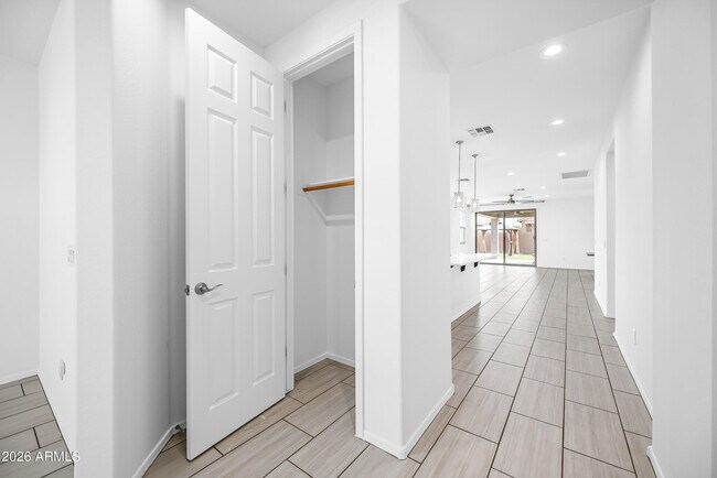 Foto del edificio - 10829 W Hadley St