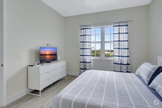 Building Photo - 15901 ROYAL POINTE Ln