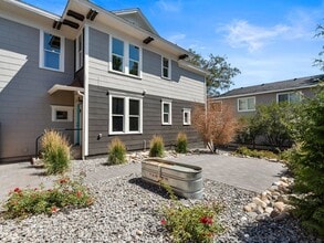 Building Photo - 50 Berrum Pl
