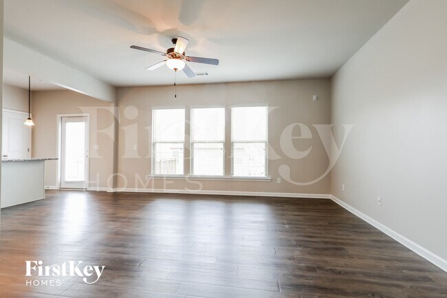 Foto del edificio - 1476 Charcoal Ives Rd