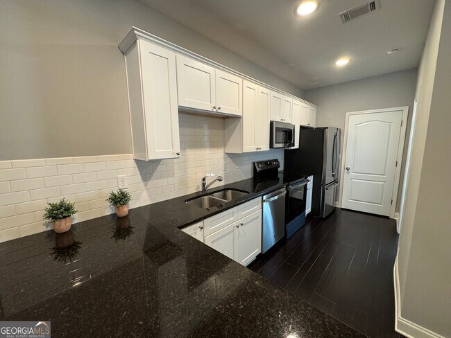 Foto del edificio - 1270 Binghampton Cir